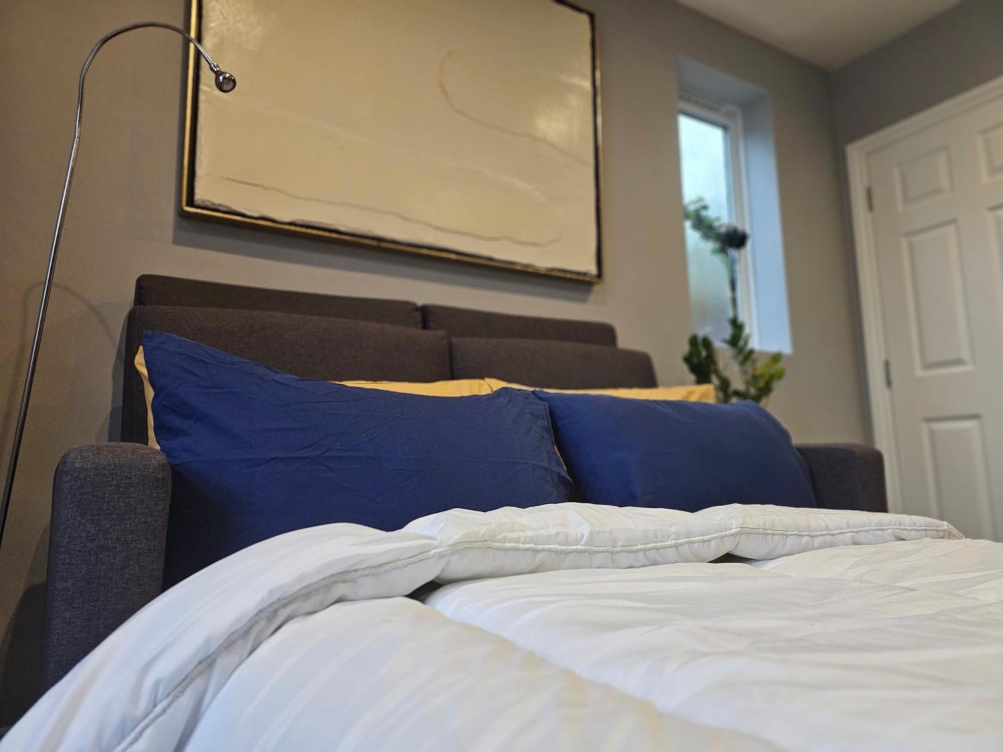 The Perfect Free Parking & Garden - Business & Leisure