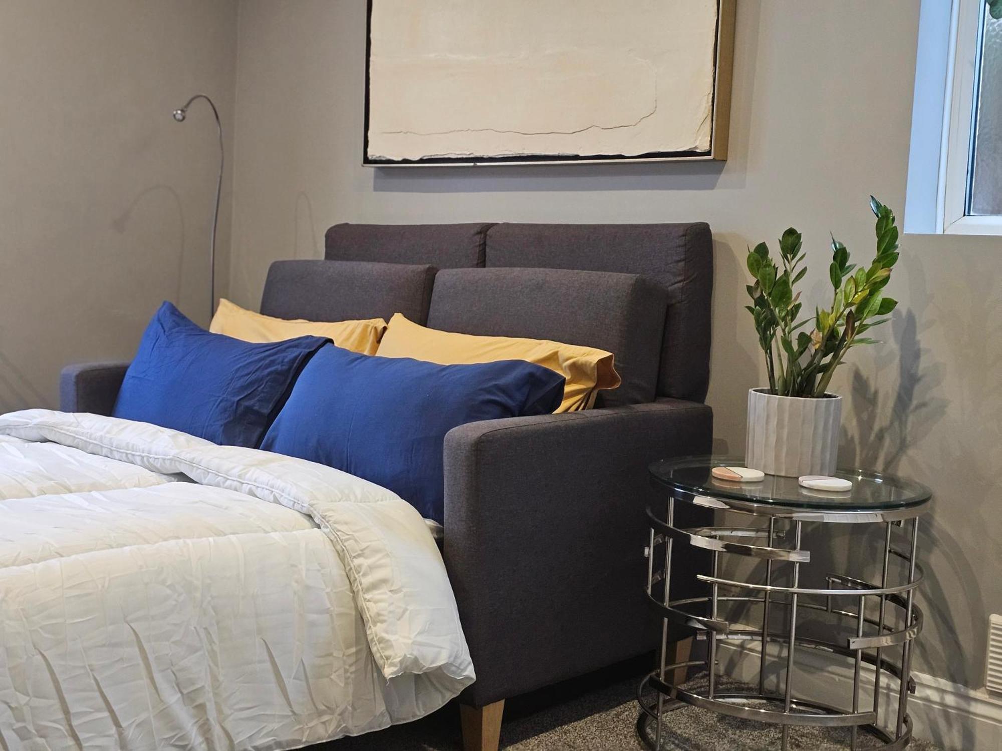 The Perfect Free Parking & Garden - Business & Leisure * Woking